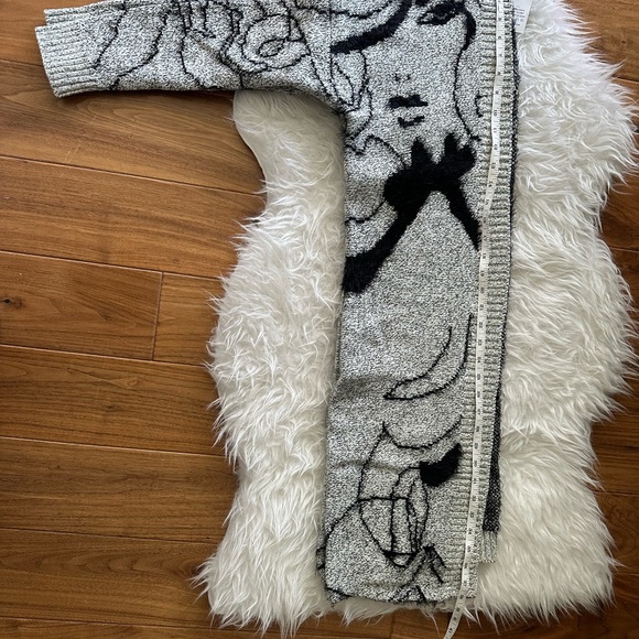 Knitted long sweater coat - Picture 9 of 11